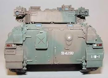 戦車プラモデル✨️激レア物❗大箱✨戦国自衛隊✨89式装甲戦闘車 ✨新品 陸上自衛隊員フィギュア付きの「89式装甲戦闘車」1/35スケール